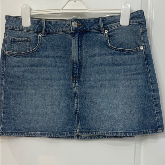 H&M Blue Denim Mini Skirt - Picture 1 of 5